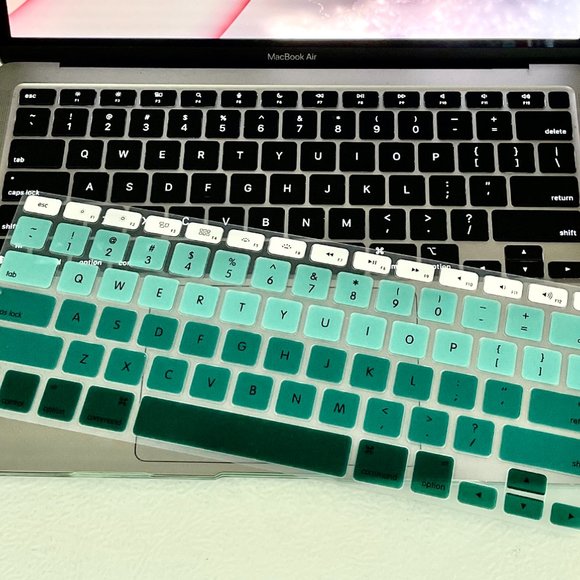 MacBook Air 13.3 Inches Laptop Hard Shell Cover - Picture 4 of 5